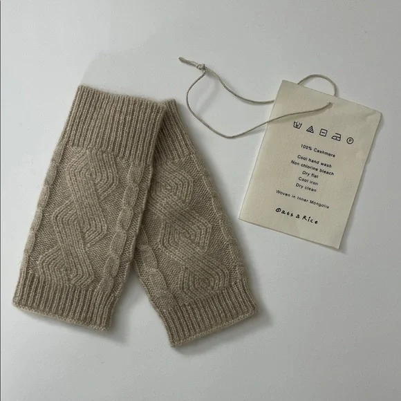 Oats & Rice Knit 100% Cashmere Fingerless Wrist Warmer Gloves - Picture 2 of 10